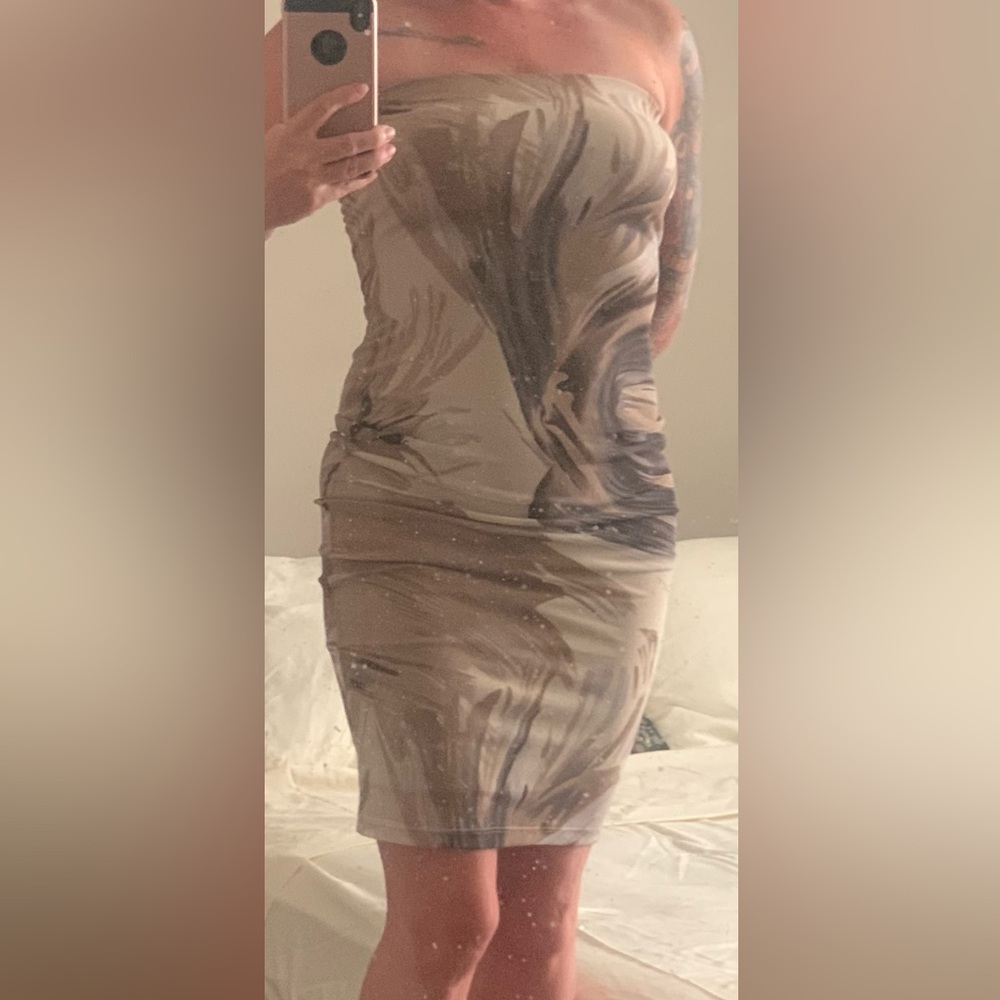 Super versatile, neutral color tube dress-for an evening out or for a wedding